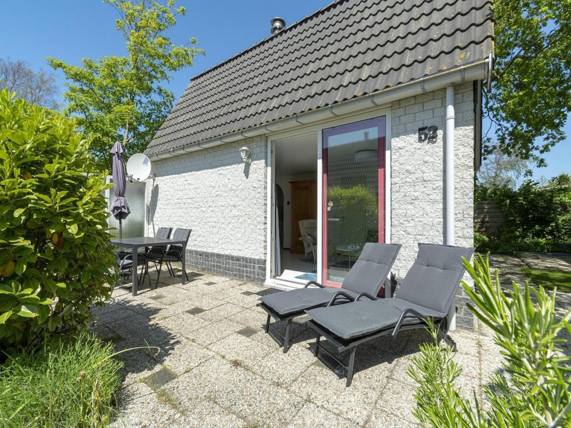 Holiday Home With Pool By The Sea Sint Maartensvlotbrug Exteriér fotografie